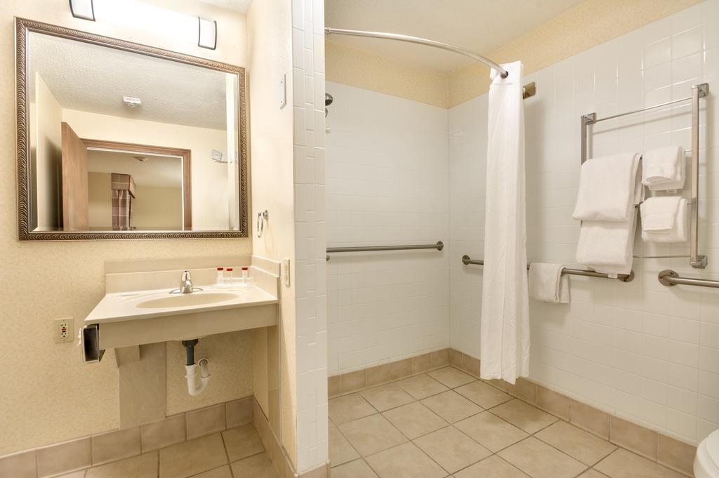 Ramada Huntsville Habitación foto